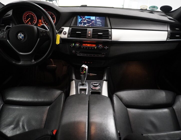 BMW X6 SUV 3,0 l 180 kw