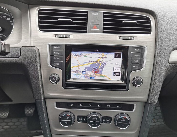 Volkswagen Golf Kombi 1,6 l 77 kw