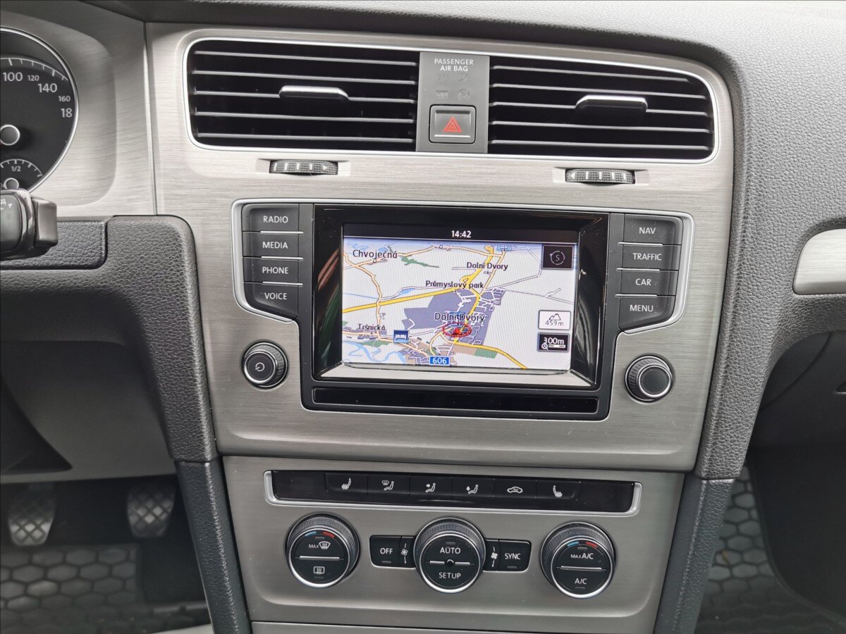 Volkswagen Golf Kombi 1,6 l 77 kw