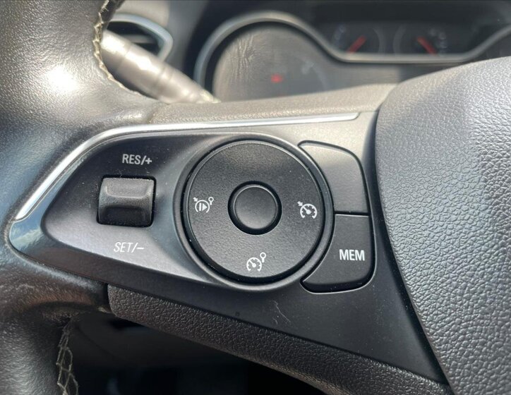 Opel Grandland X SUV 2,0 l 130 kw