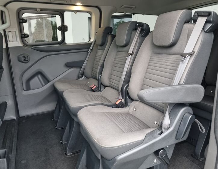 Ford Tourneo Custom 19