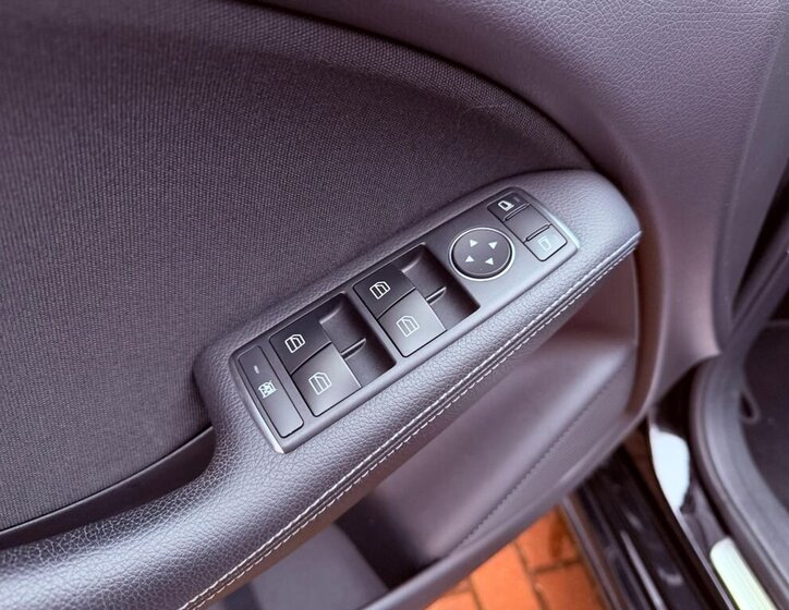 Mercedes-Benz Třídy B 12