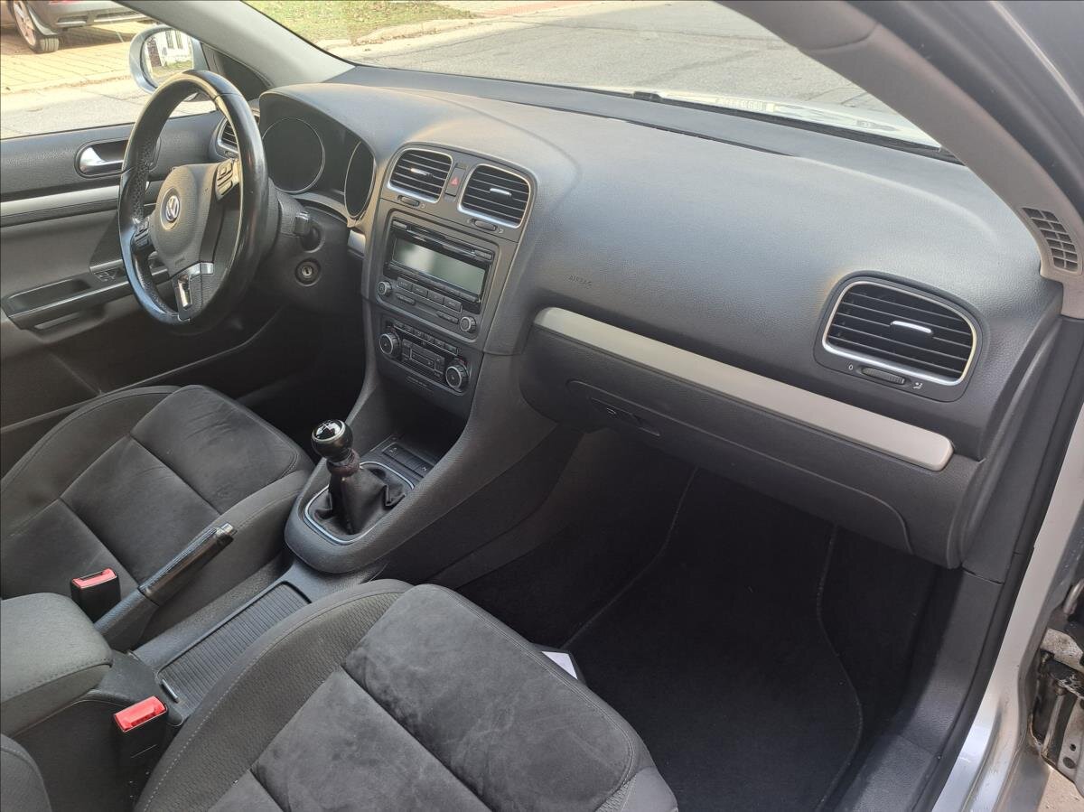 Volkswagen Golf Kombi 1,6 l 77 kw