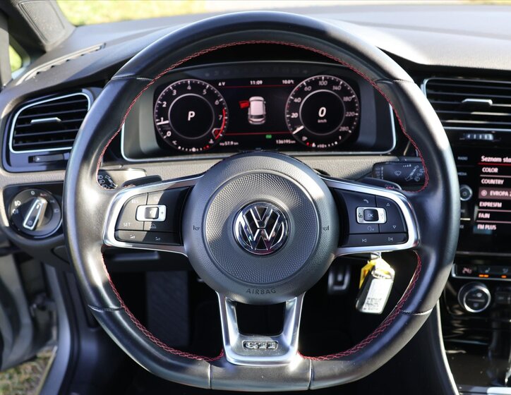 Volkswagen Golf Hatchback 2,0 l 180 kw