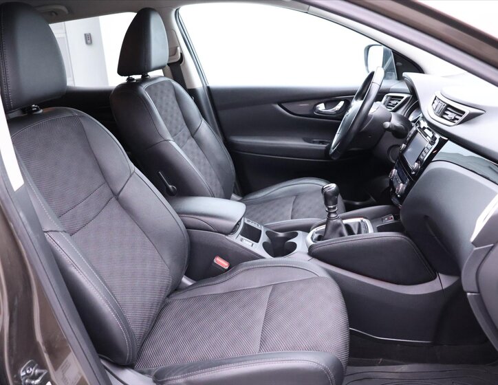 Nissan Qashqai SUV 1,5 l 81 kw