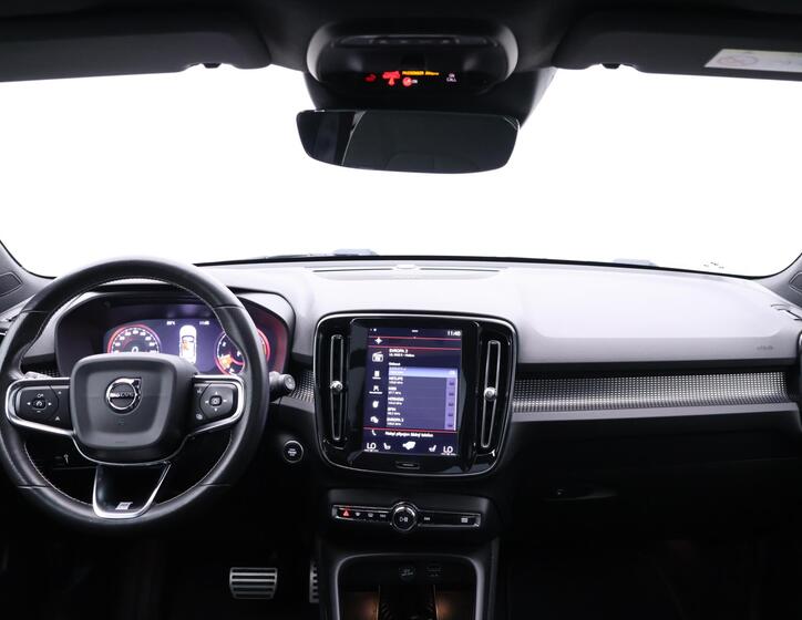 Volvo XC40 32