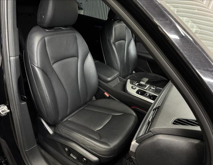 Audi Q7 48