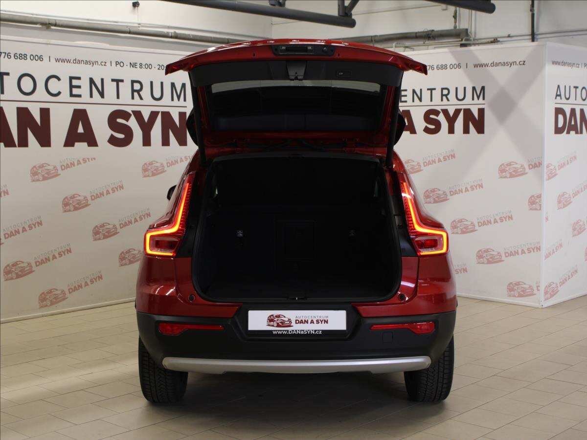 Volvo XC40 SUV / Terénní 2,0 l 182 kw