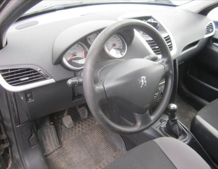 Peugeot 207 10