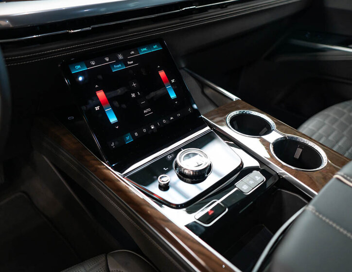 Cadillac Escalade SUV 6,2 l 313 kw