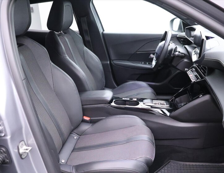 Peugeot 2008 SUV / Terénní 1,2 l 96 kw