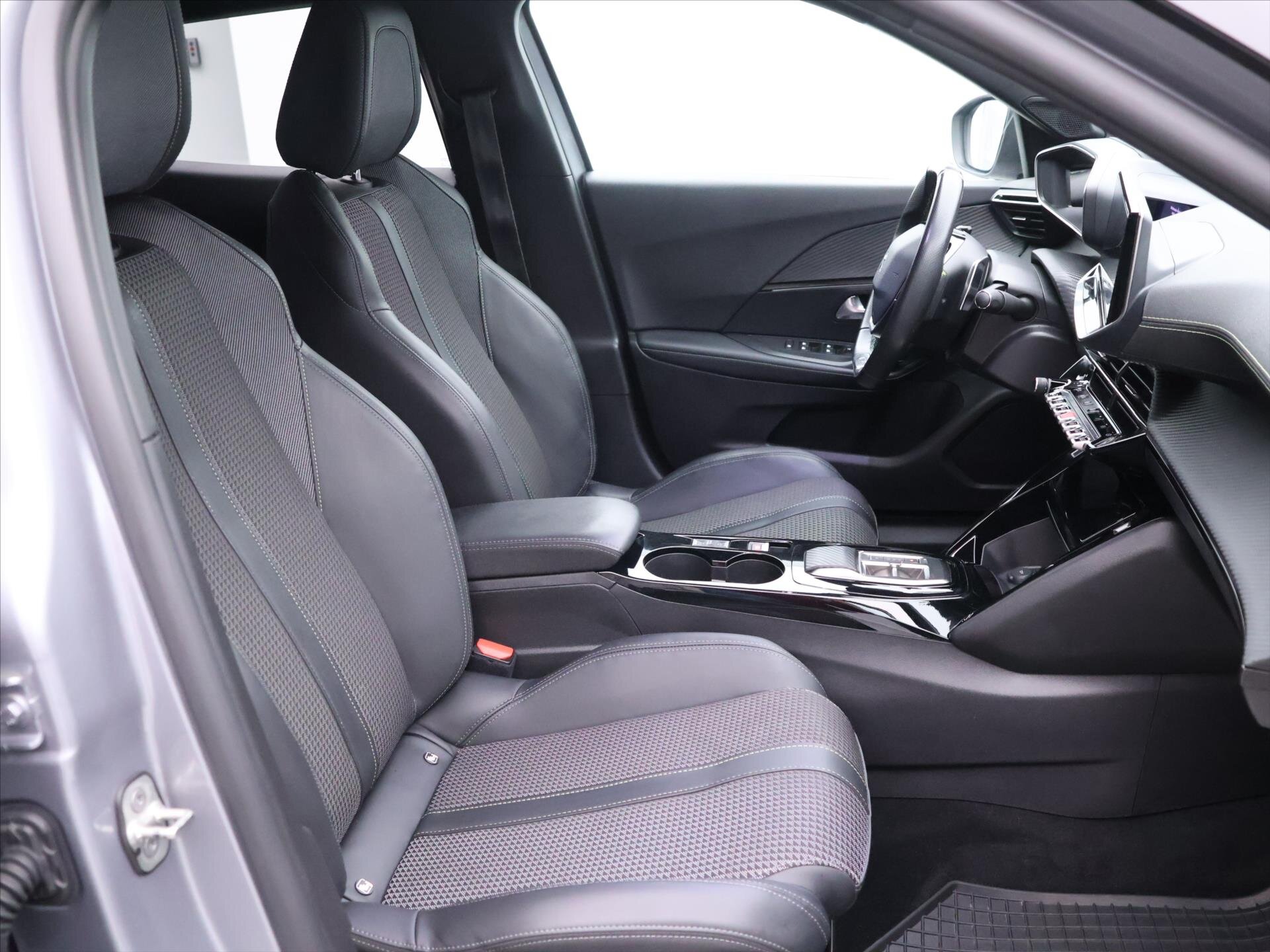 Peugeot 2008 SUV / Terénní 1,2 l 96 kw