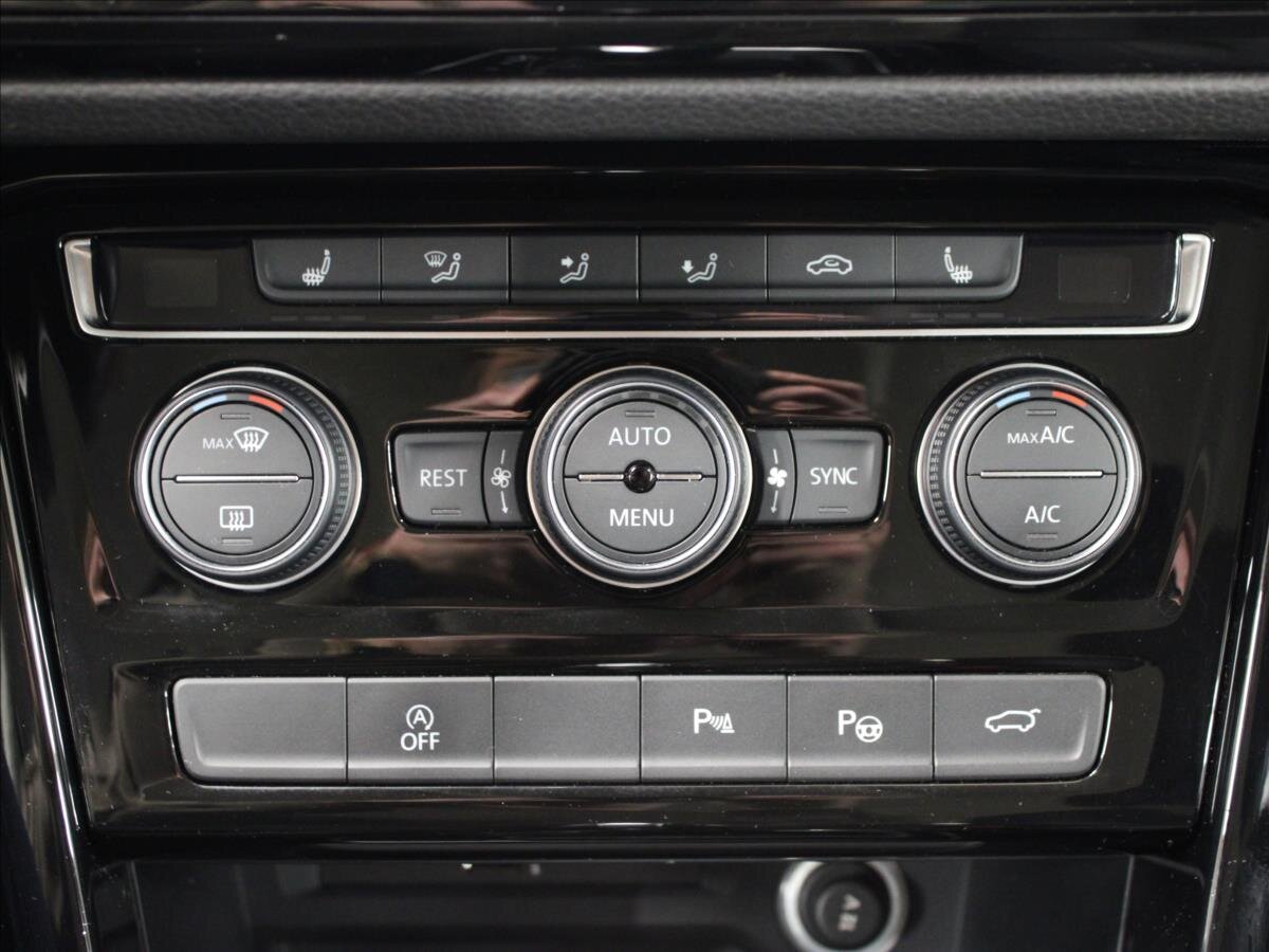 Volkswagen Touran MPV 1,5 l 110 kw