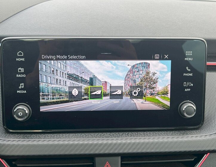 Škoda Scala Hatchback 1,0 l 85 kw