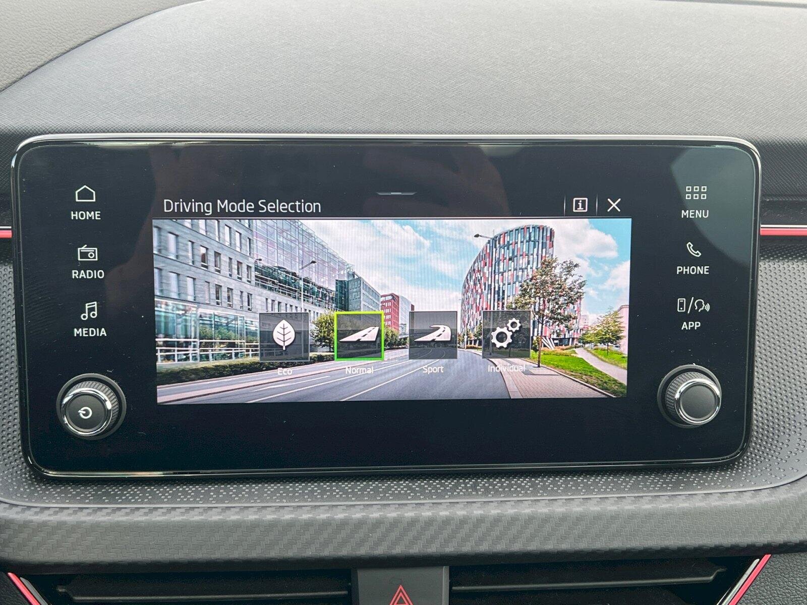 Škoda Scala Hatchback 1,0 l 85 kw