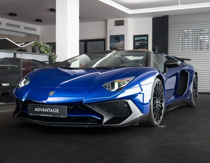 Lamborghini Aventador 1