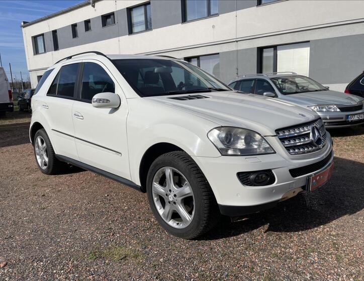 Mercedes-Benz Třídy M SUV 3,0 l 165 kw