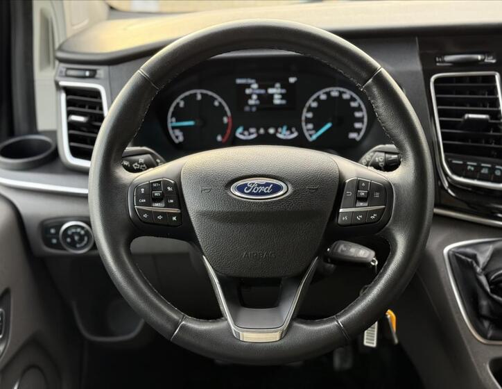 Ford Tourneo Custom 21