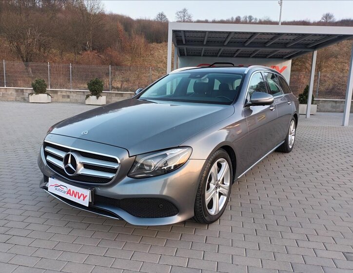 Mercedes-Benz Třídy E Kombi 3,0 l 190 kw