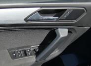 Volkswagen Tiguan 9