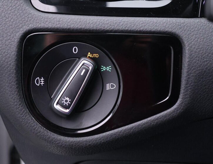 Volkswagen Golf Hatchback 2,0 l 221 kw