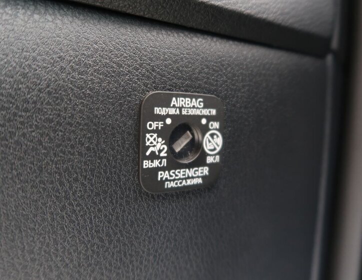 Toyota C-HR SUV 1,8 l 72 kw