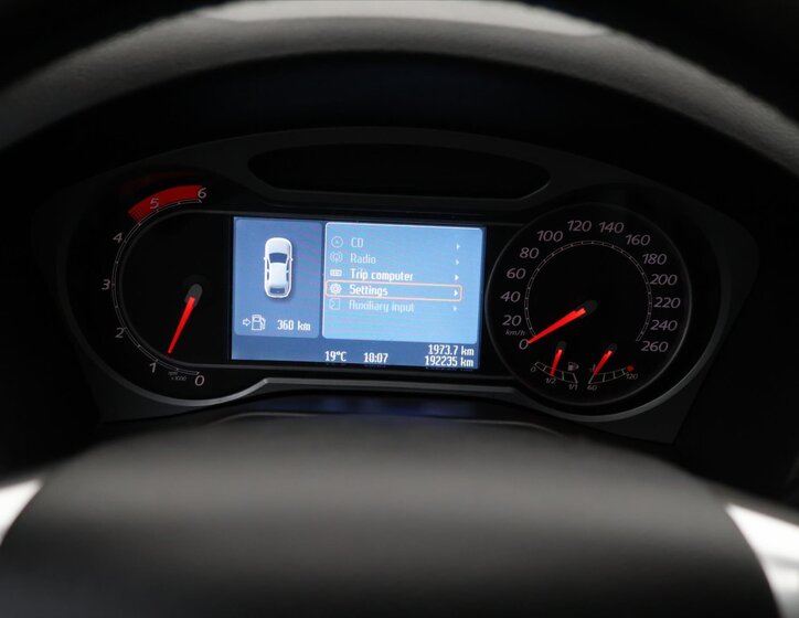 Ford Mondeo Liftback 2,0 l 103 kw