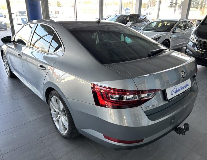 Škoda Superb Sedan / Limuzína 1,4 l 110 kw