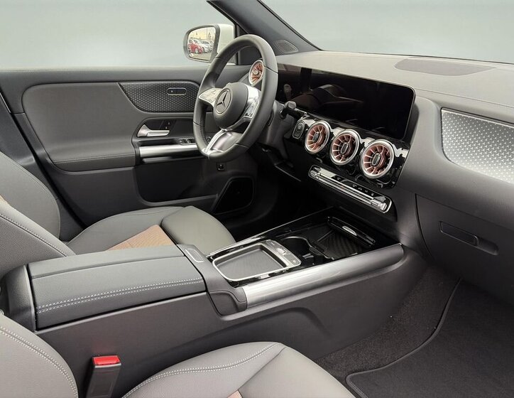 Mercedes-Benz EQA SUV / Terénní 0,0 140 kw