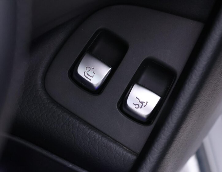 Mercedes-Benz Třídy E 19