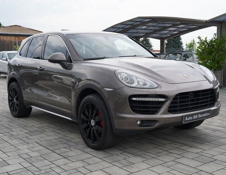 Porsche Cayenne 8