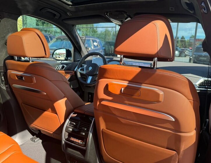 BMW X7 SUV / Terénní 3,0 l 250 kw