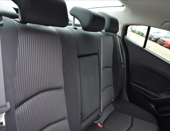 Mazda 3 Sedan 1,5 l 74 kw