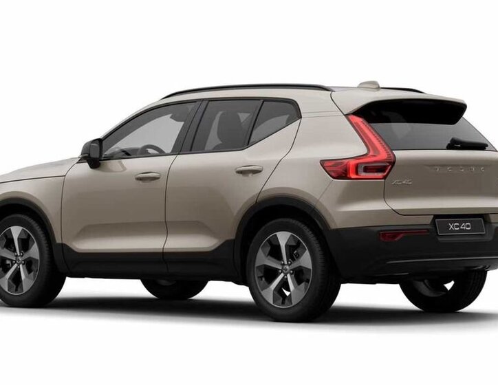 Volvo XC40 SUV / Terénní 2,0 l 120 kw