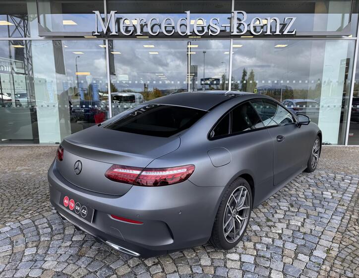 Mercedes-Benz Třídy E 27