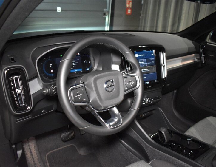 Volvo XC40 SUV / Terénní 2,0 l 120 kw