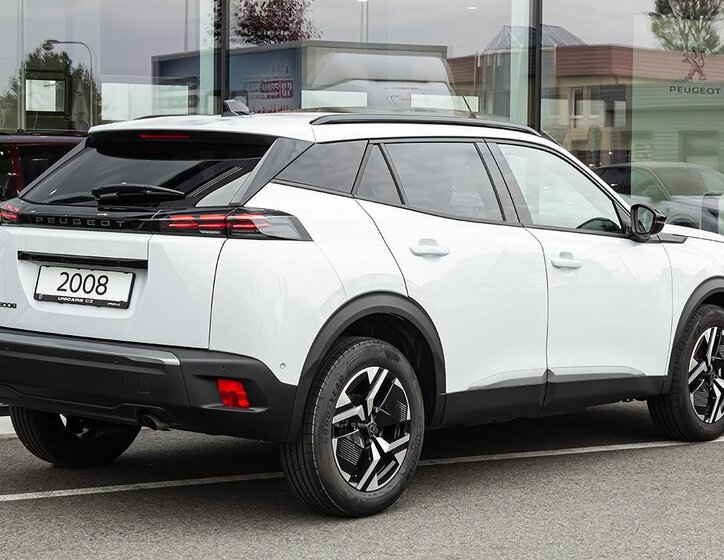 Peugeot 2008 SUV 1,2 l 0