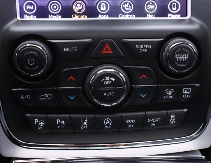 Jeep Grand Cherokee 25