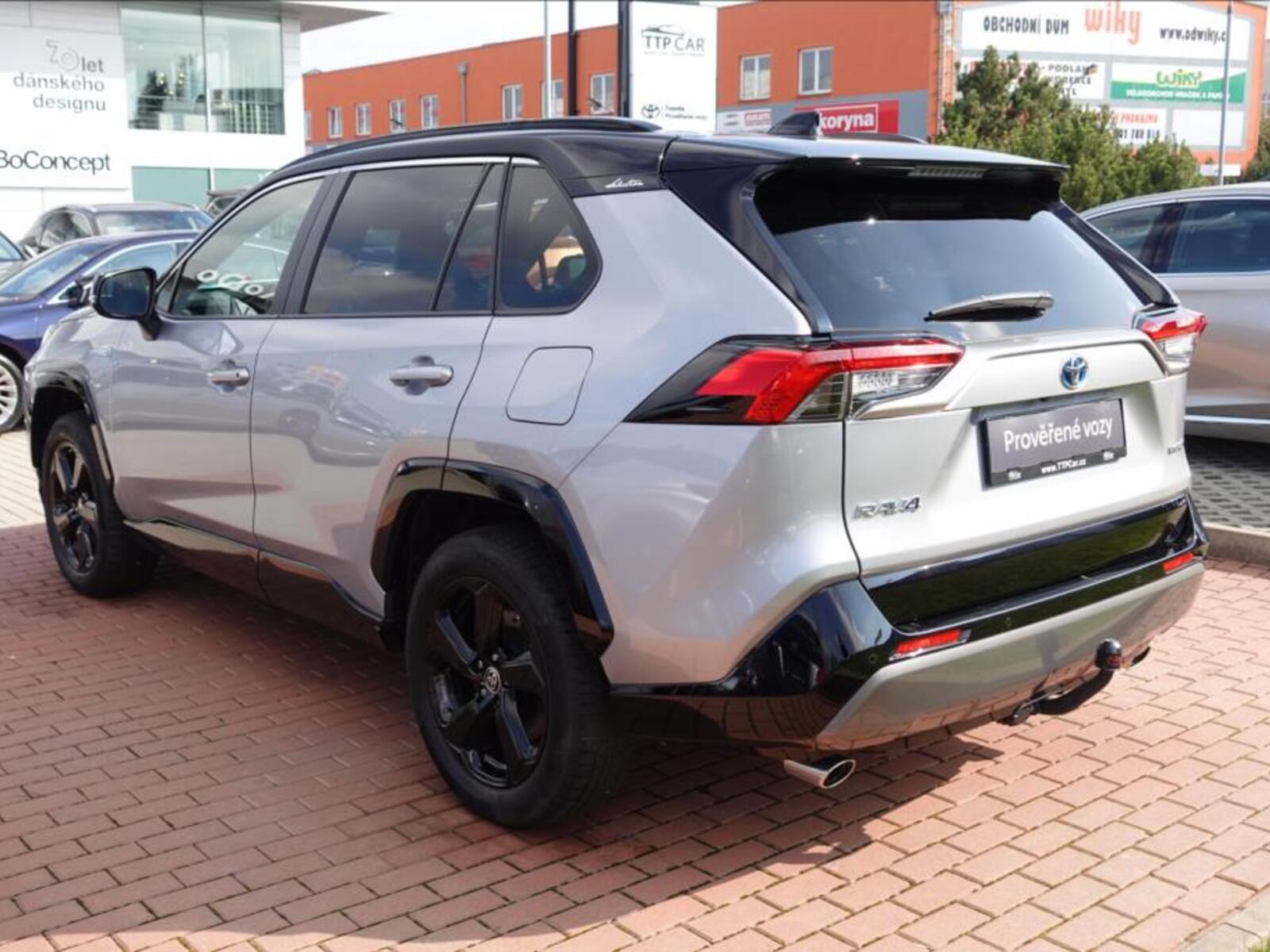 Toyota RAV4 6