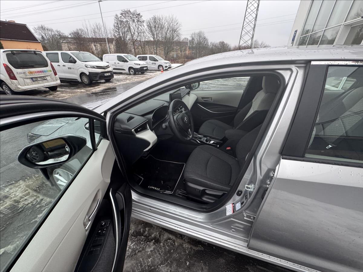 Toyota Corolla Sedan / Limuzína 1,8 l 72 kw