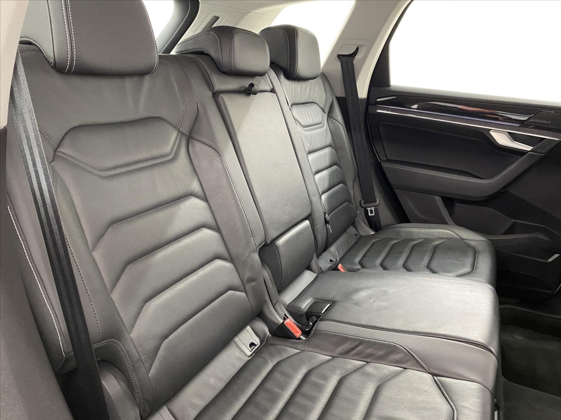 Volkswagen Touareg SUV / Terénní 3,0 l 170 kw