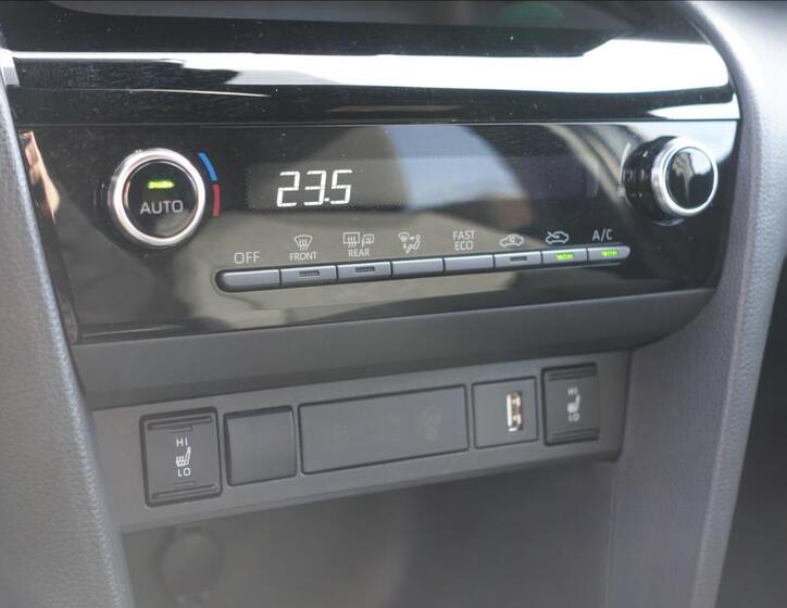 Toyota Yaris Cross 22