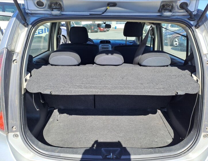 Subaru Justy Hatchback 998,0 51 kw