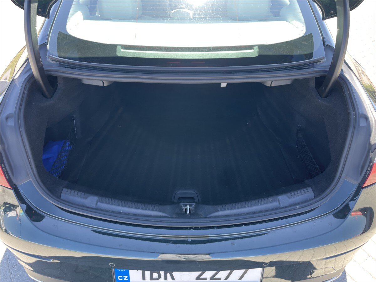 Mercedes-Benz Třídy E Kupé 2,0 l 180 kw