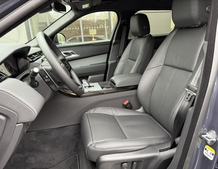 Land Rover Range Rover Velar 12