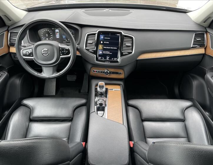 Volvo XC90 6