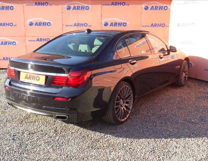 BMW Řada 7 Sedan 4,4 l 330 kw