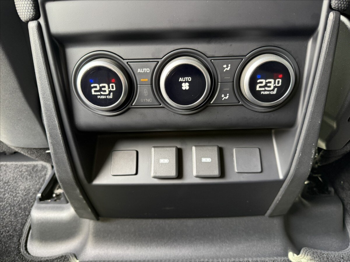 Land Rover Defender SUV / Terénní 3,0 l 221 kw