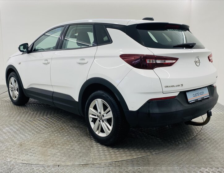 Opel Grandland X SUV / Terénní 1,2 l 96 kw