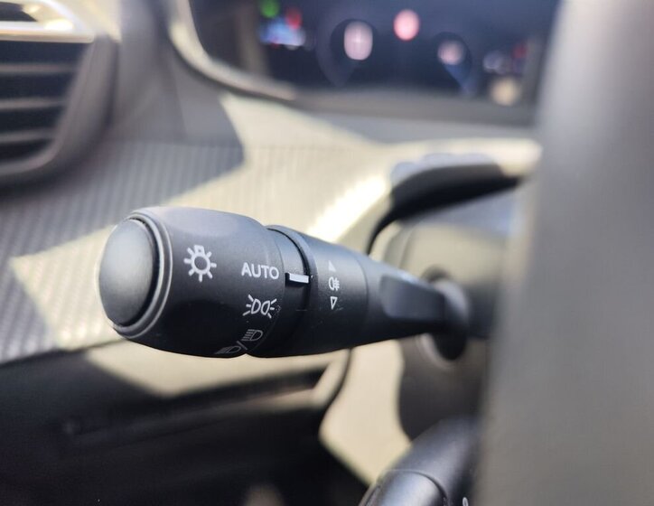 Peugeot 2008 Hatchback 1,2 l 74 kw